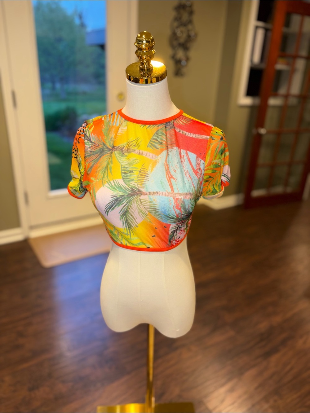 Tropical Print Crop Top in Multicolor